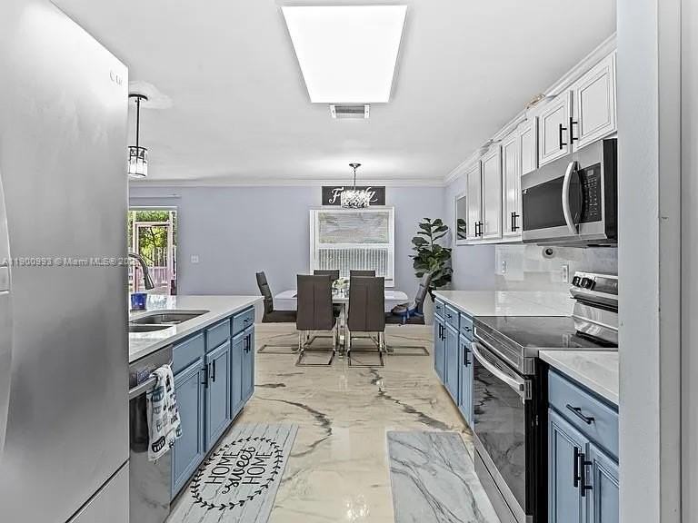 6627 Rainwood Cove Ln - Photo 7 of 21