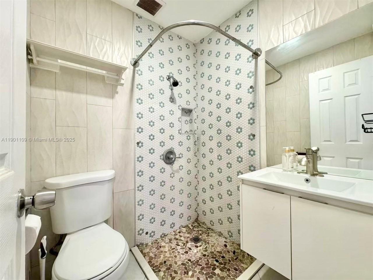 940 Northwest 32nd Court #BACK - Photo 4 of 6