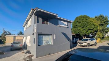 featured image of 4111 Nw 37th Ave #0