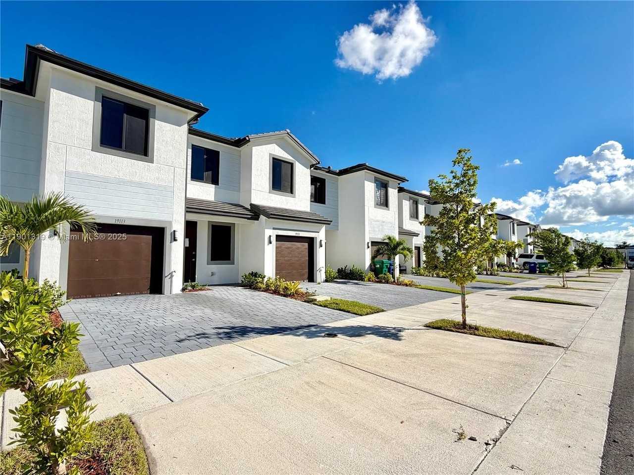 19113 Southwest 344th Terrace #19113 - Photo 5 of 50