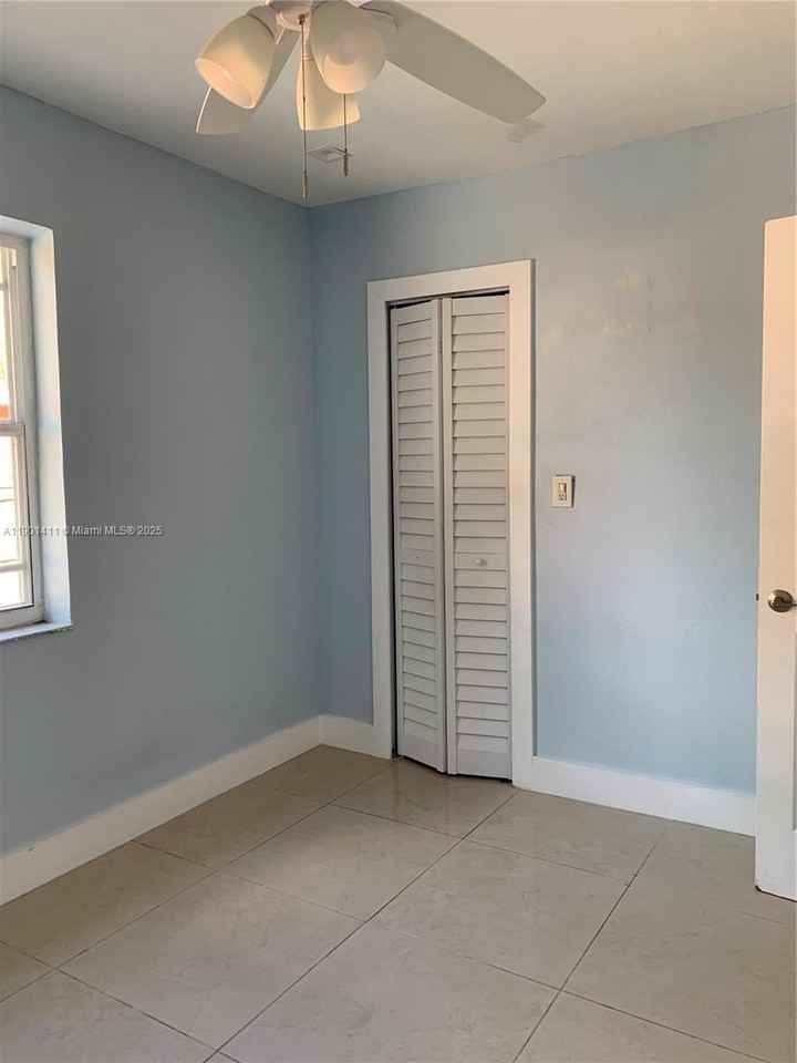 7331 Sw 16th St - Photo 6 of 26