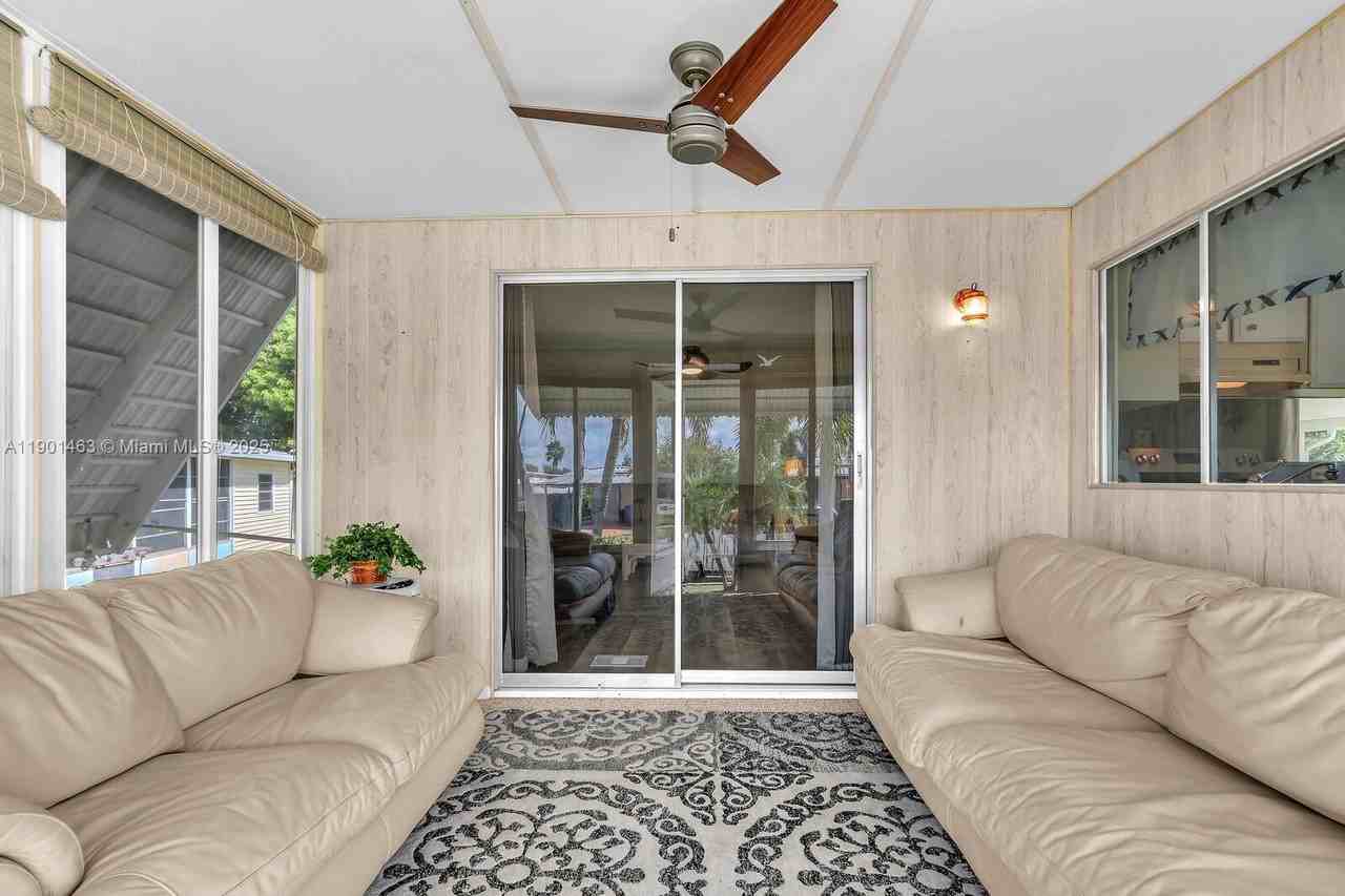 8191 Se Homestead Ave #8191 - Photo 4 of 38