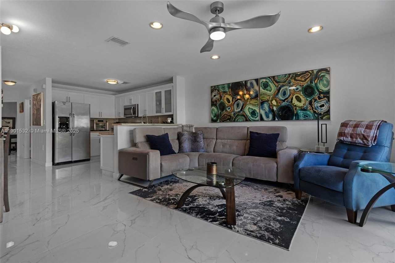 12905 Sw 31st Ct #TH - Photo 6 of 48