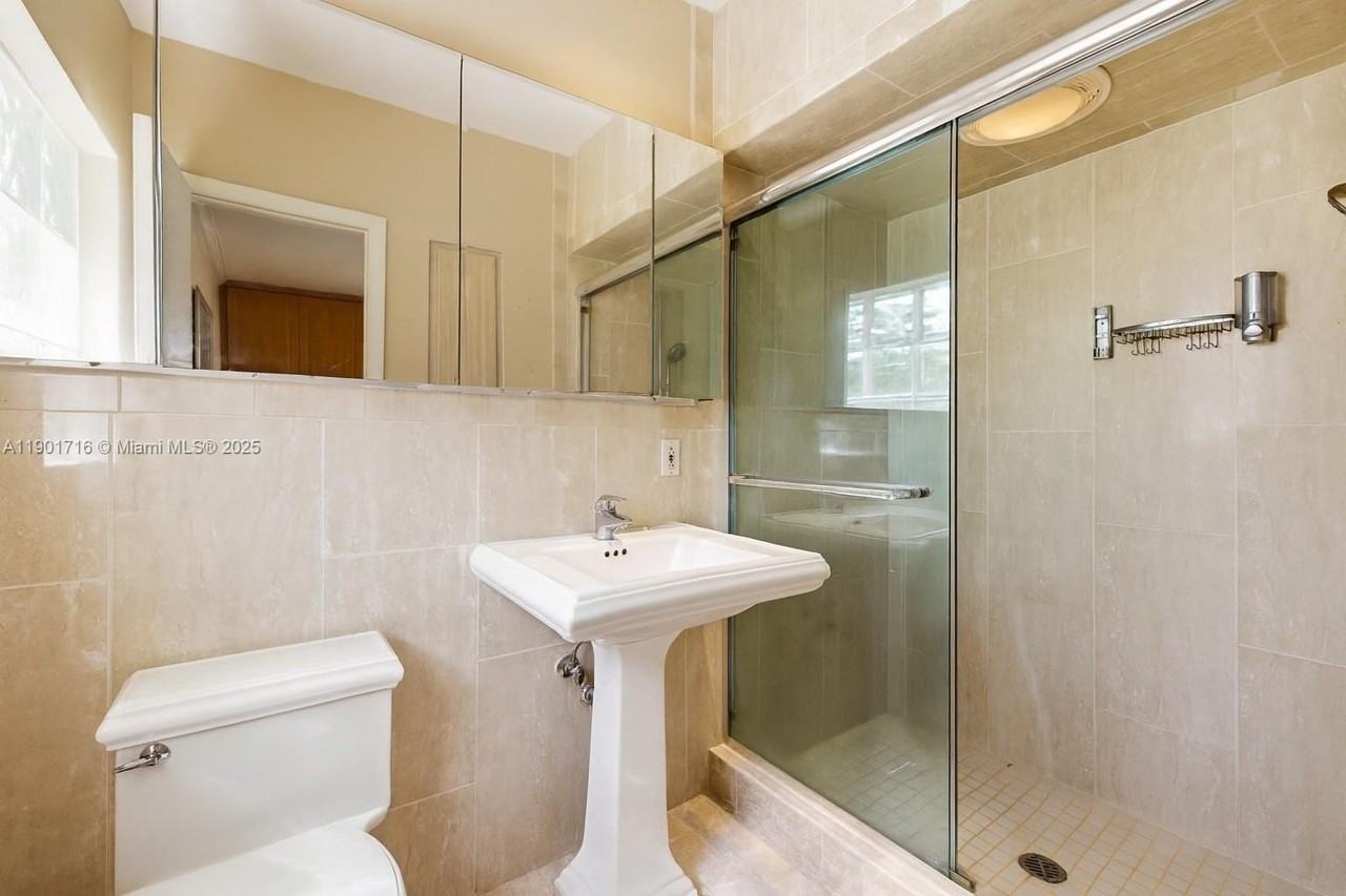 3300 Segovia St #B - Photo 7 of 11