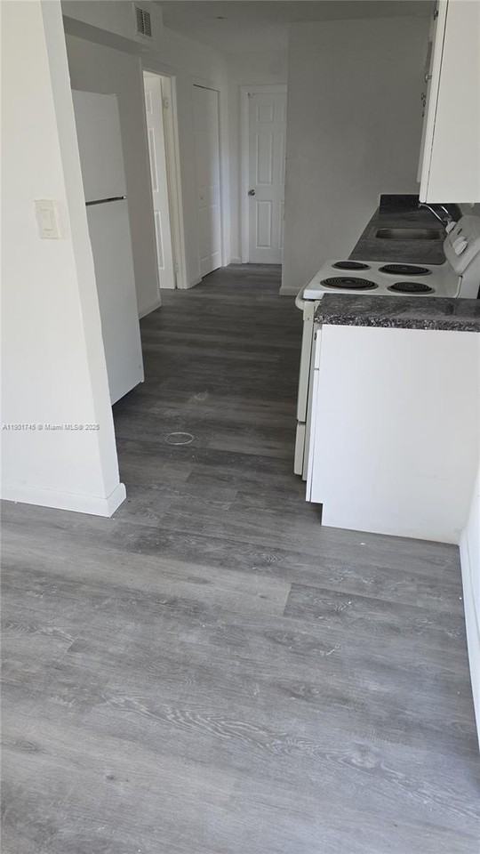 5167 Pat Place - Photo 4 of 17