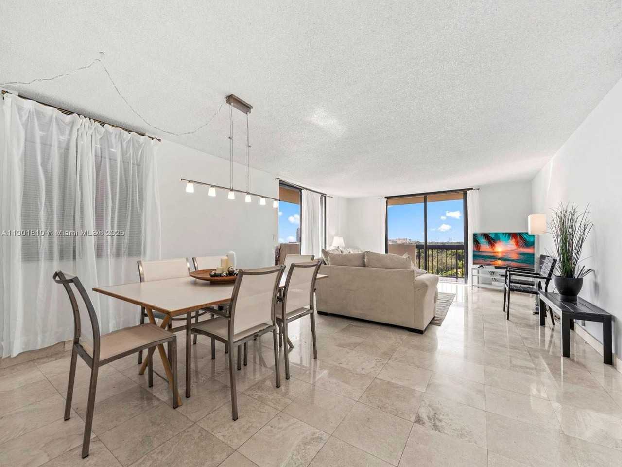 600 Biltmore Way #902 - Photo 5 of 38