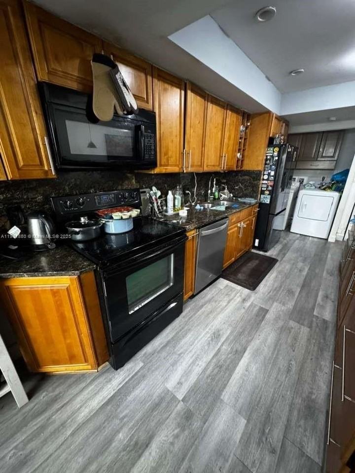 19416 Ne 26th Ave #111B - Photo 2 of 12