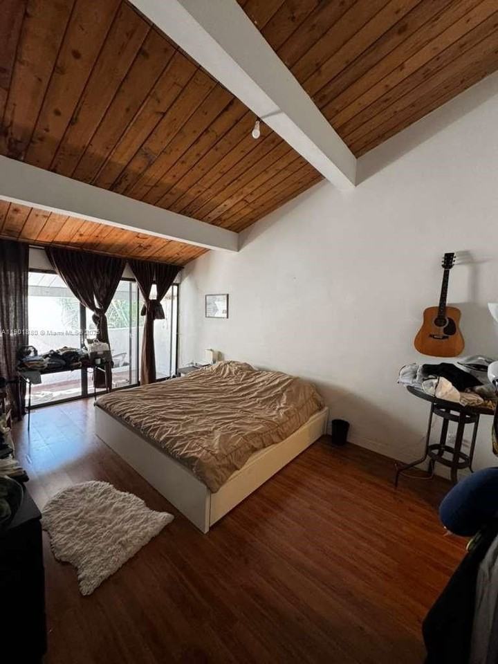 19416 Ne 26th Ave #111B - Photo 4 of 12