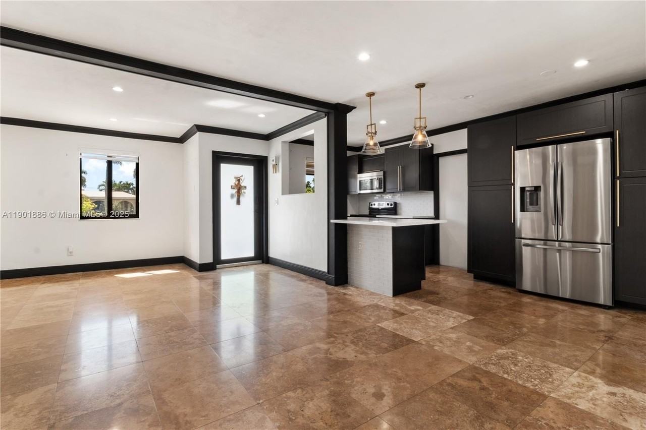 10981 Sw 47th St #0 - Photo 2 of 24