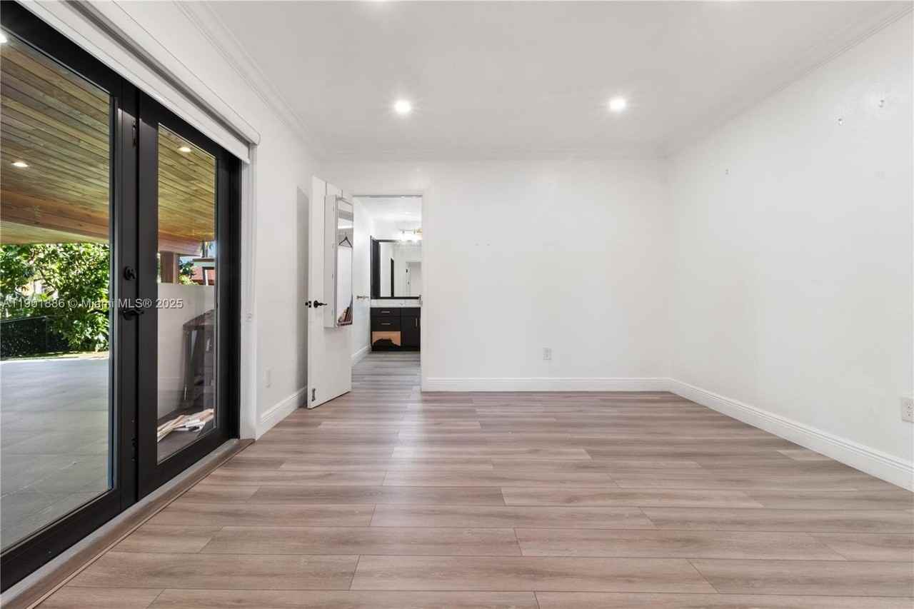 10981 Sw 47th St #0 - Photo 3 of 24