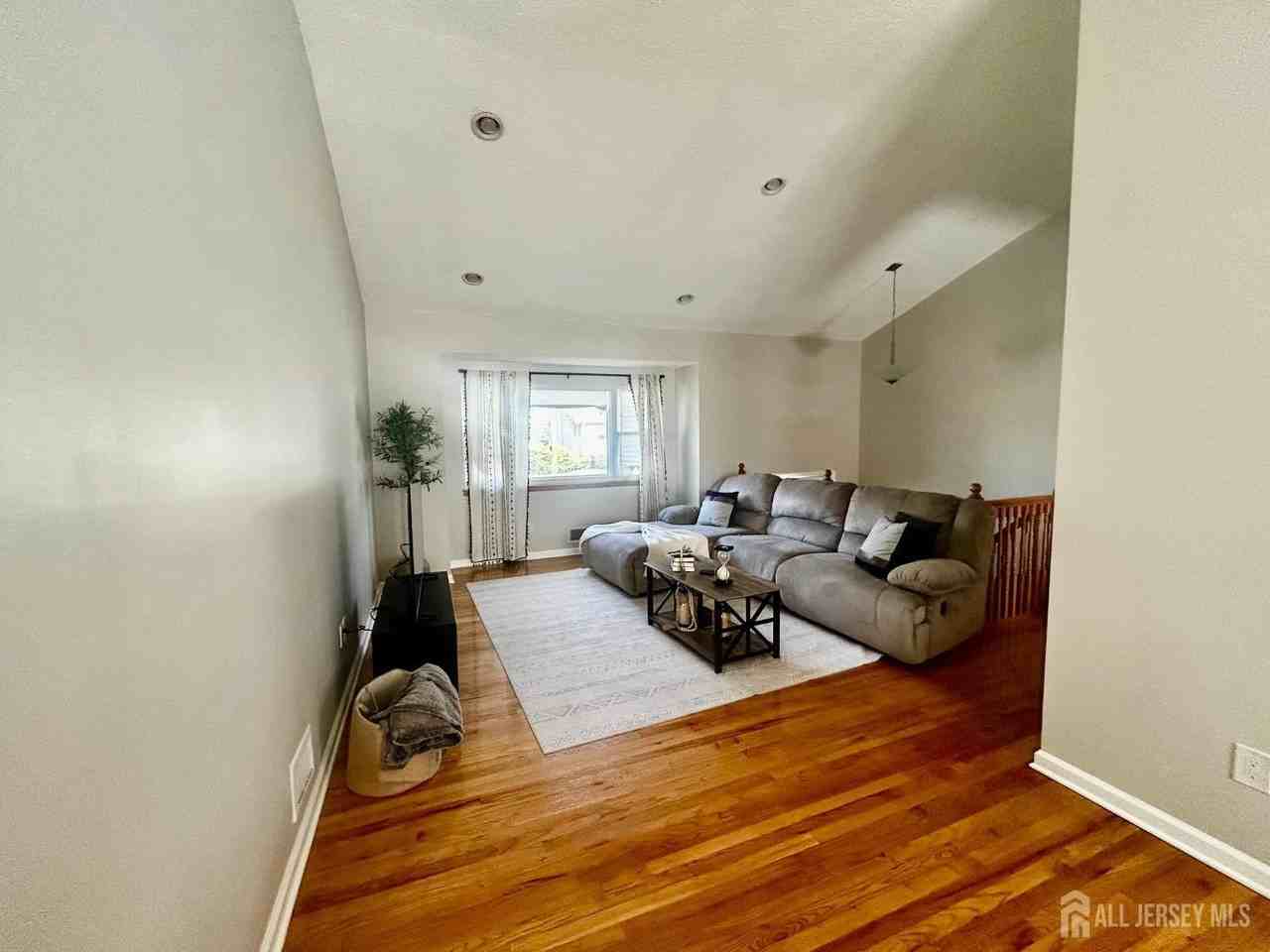 119 Cindy Ct - Photo 2 of 9