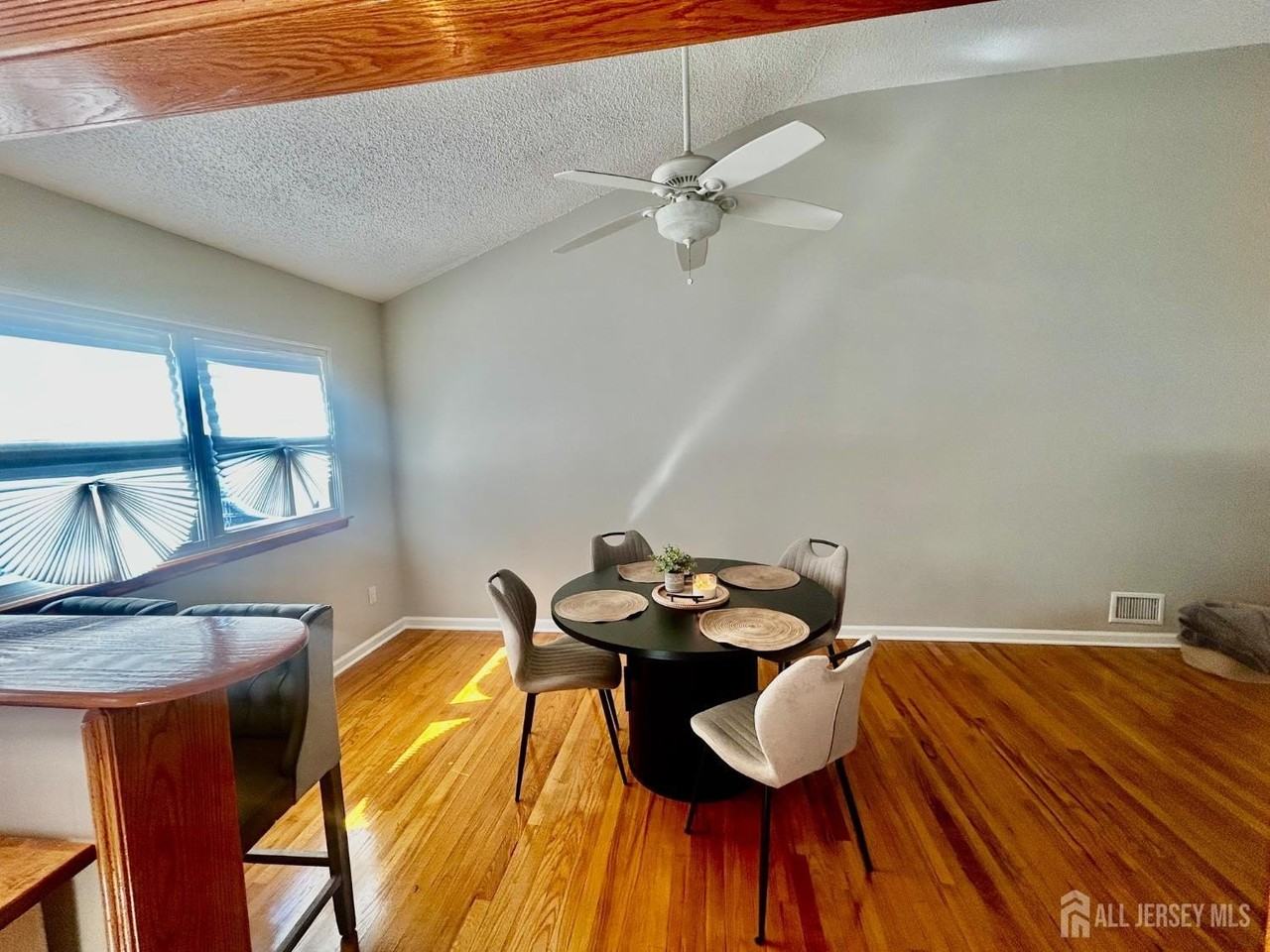 119 Cindy Ct - Photo 4 of 9