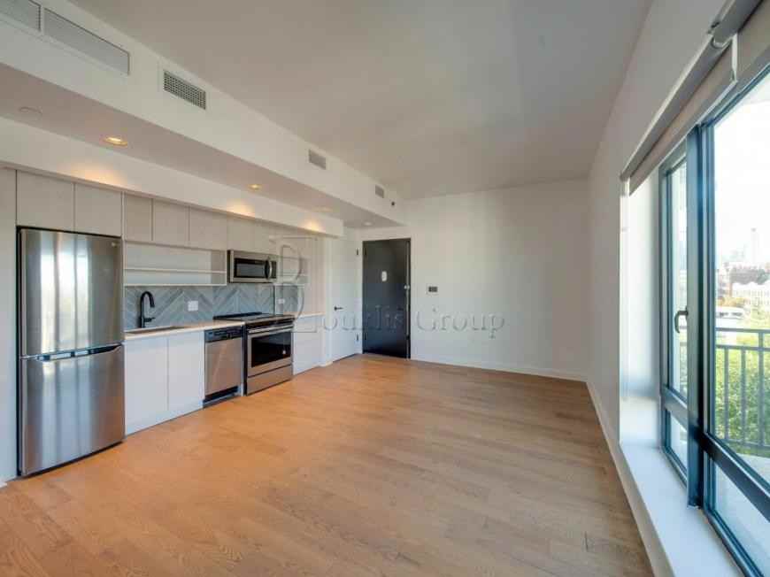 3422 35th St - Photo 2 of 8