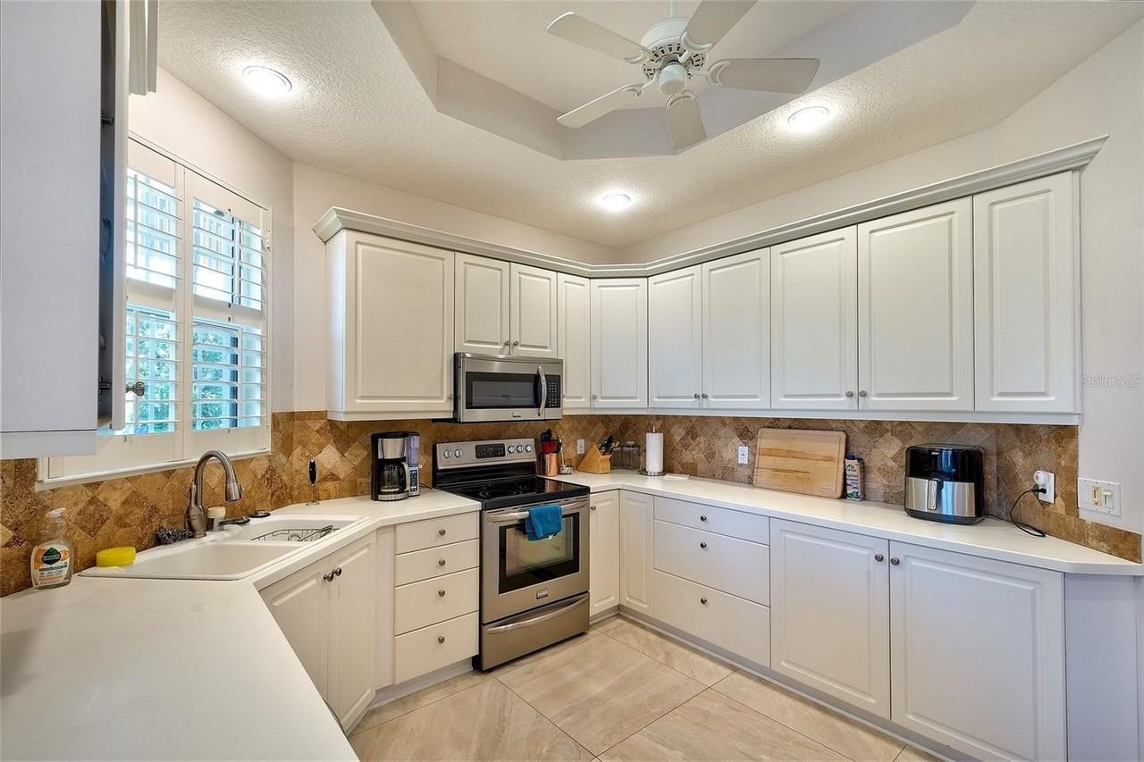 5264 Bouchard Cir #102 - Photo 3 of 32