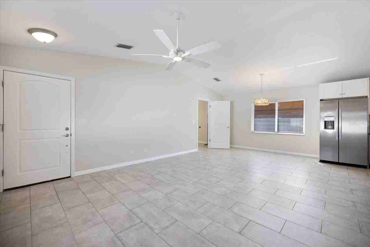 163 Pennsylvania Ave - Photo 6 of 43