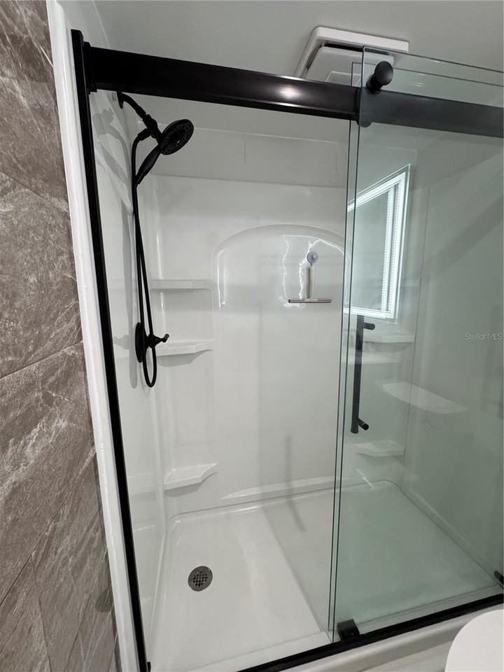 6062 Willowpointe Cir #203 - Photo 7 of 29