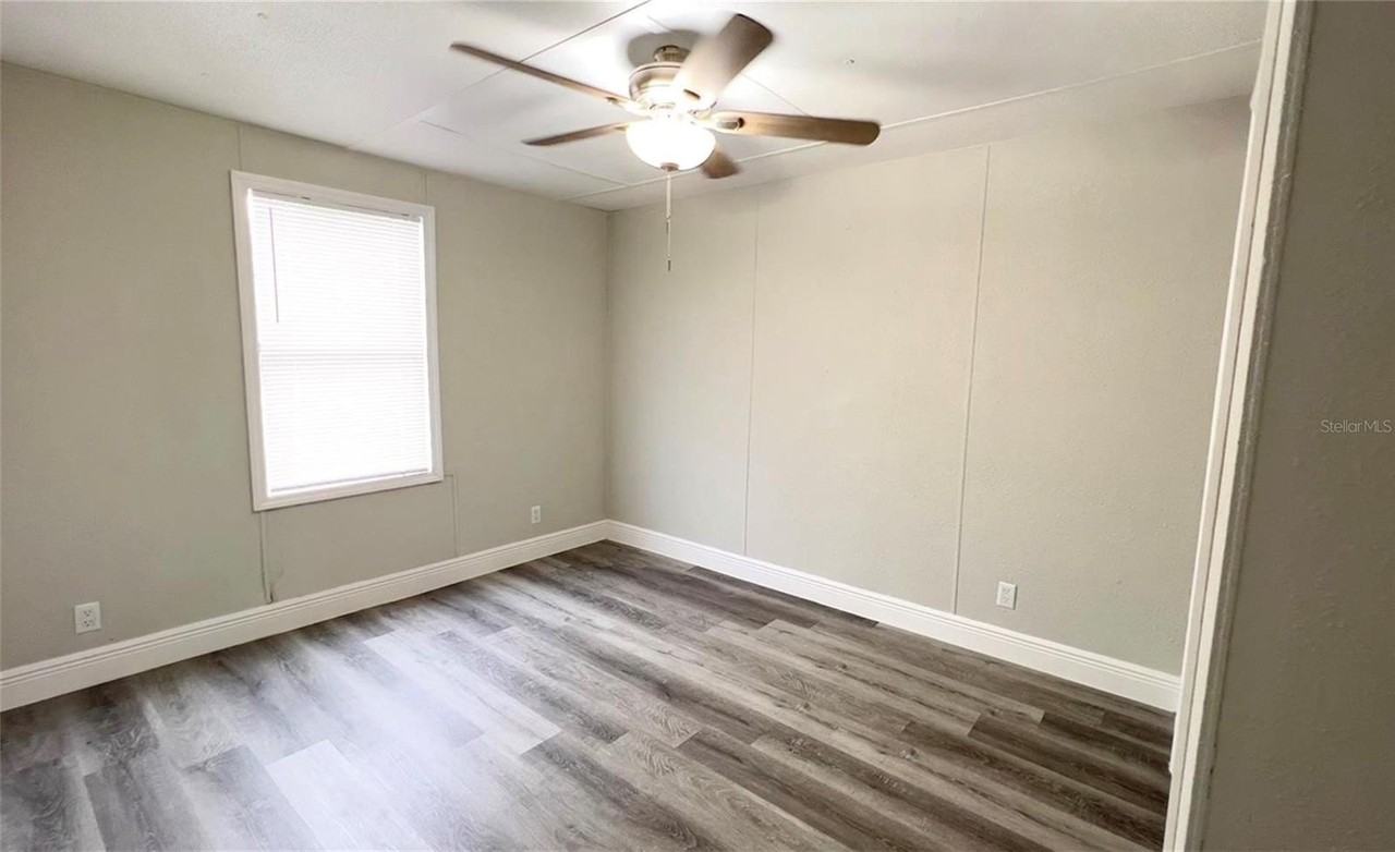 3559 Reagan Boulevard - Photo 5 of 17