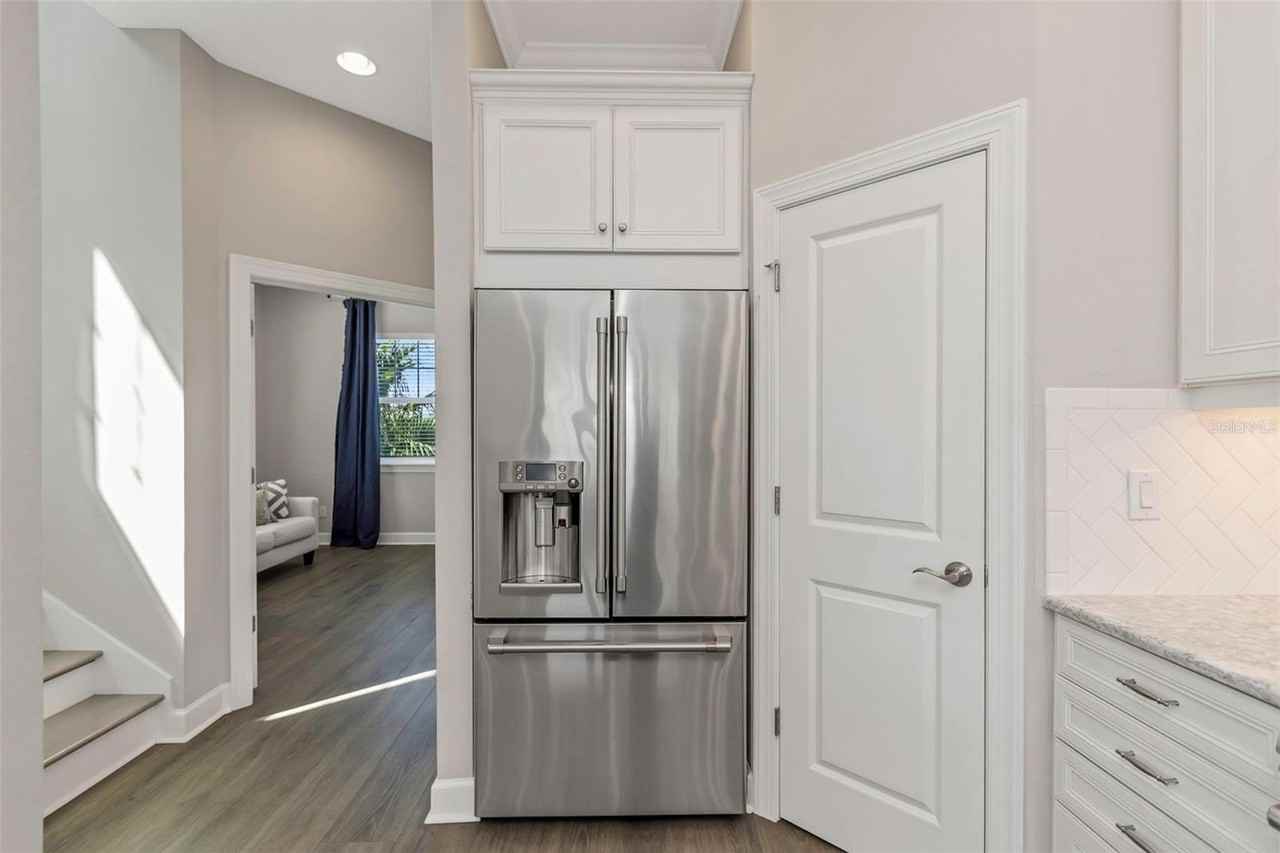 4063 Rocky Shores Dr - Photo 7 of 36