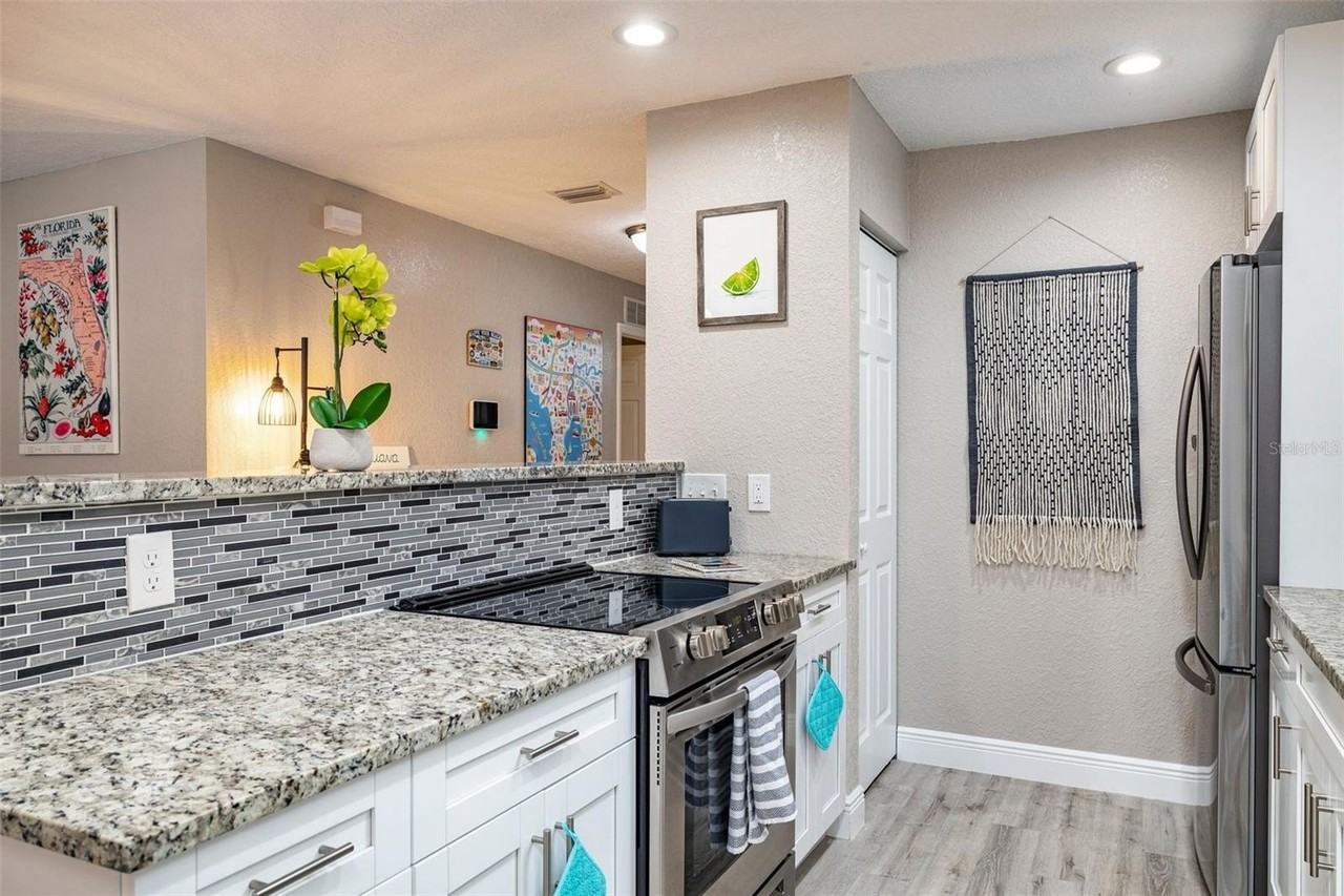 113 W Adalee St - Photo 7 of 28