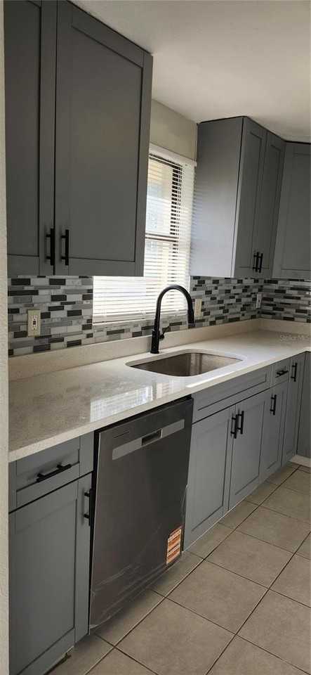 5507 Riddle Road - Photo 4 of 8