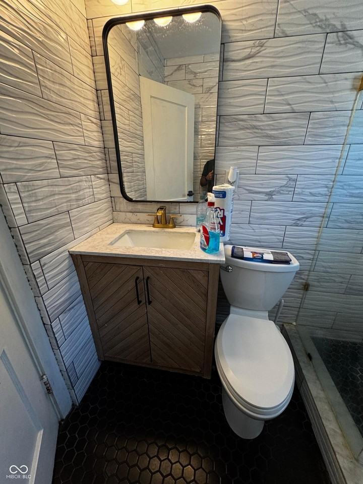 2532 E 17th St - Photo 3 of 16