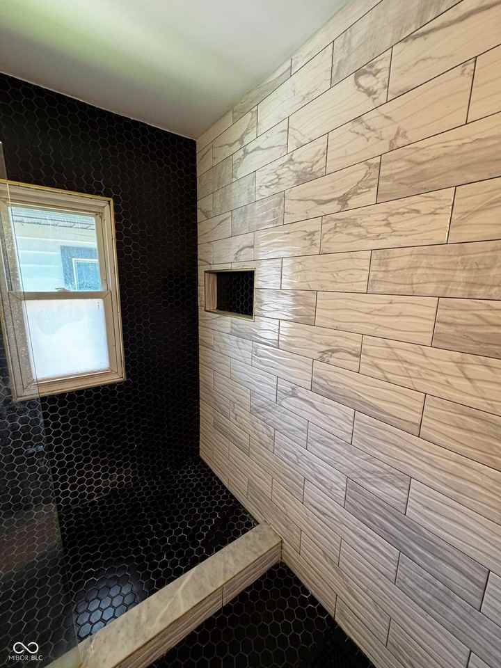 2532 E 17th St - Photo 5 of 16