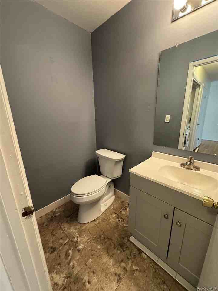 39 Village Grn - Photo 5 of 13