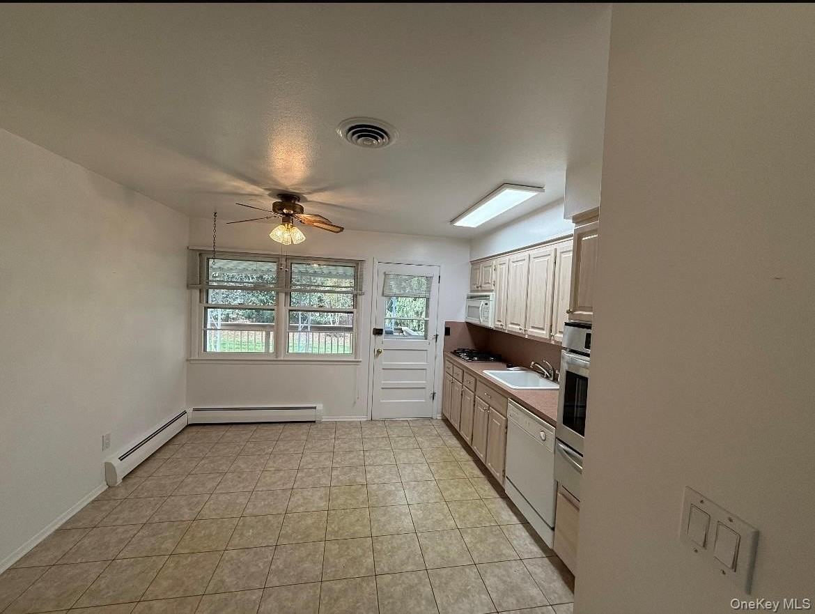 7 Brentwood Dr - Photo 3 of 13