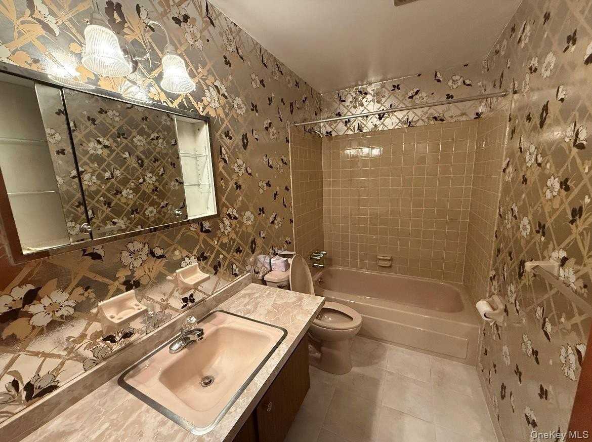 7 Brentwood Dr - Photo 4 of 13