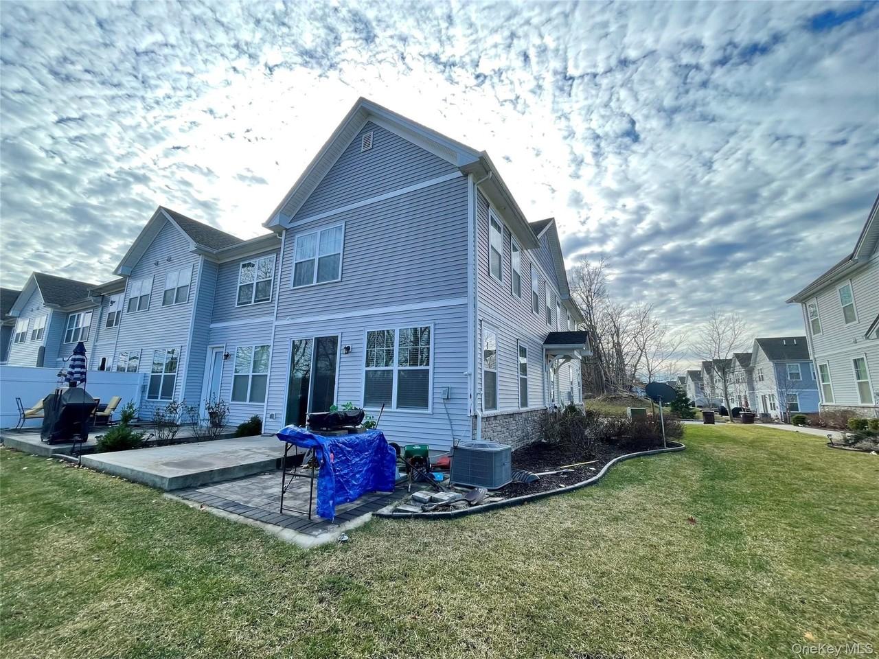 141 Meadow View Dr - Photo 5 of 48