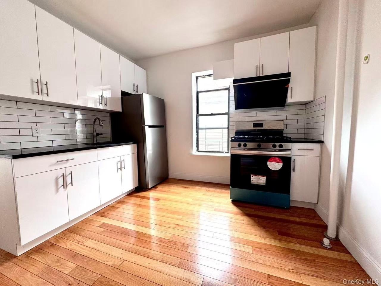 4012 73rd St #B3 - Photo 6 of 8