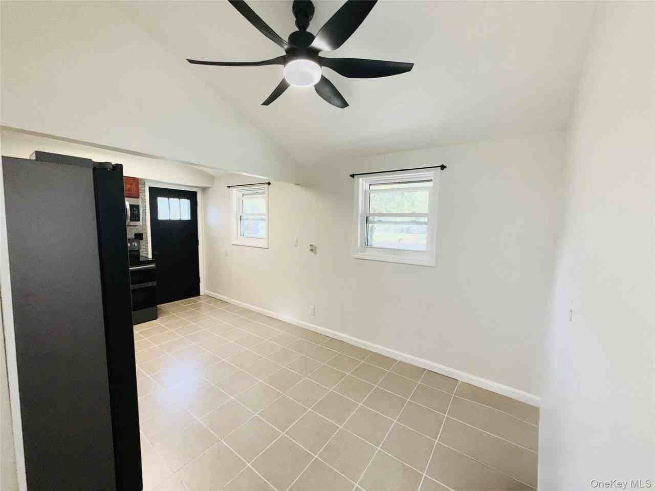 1553 Potter Blvd - Photo 4 of 23