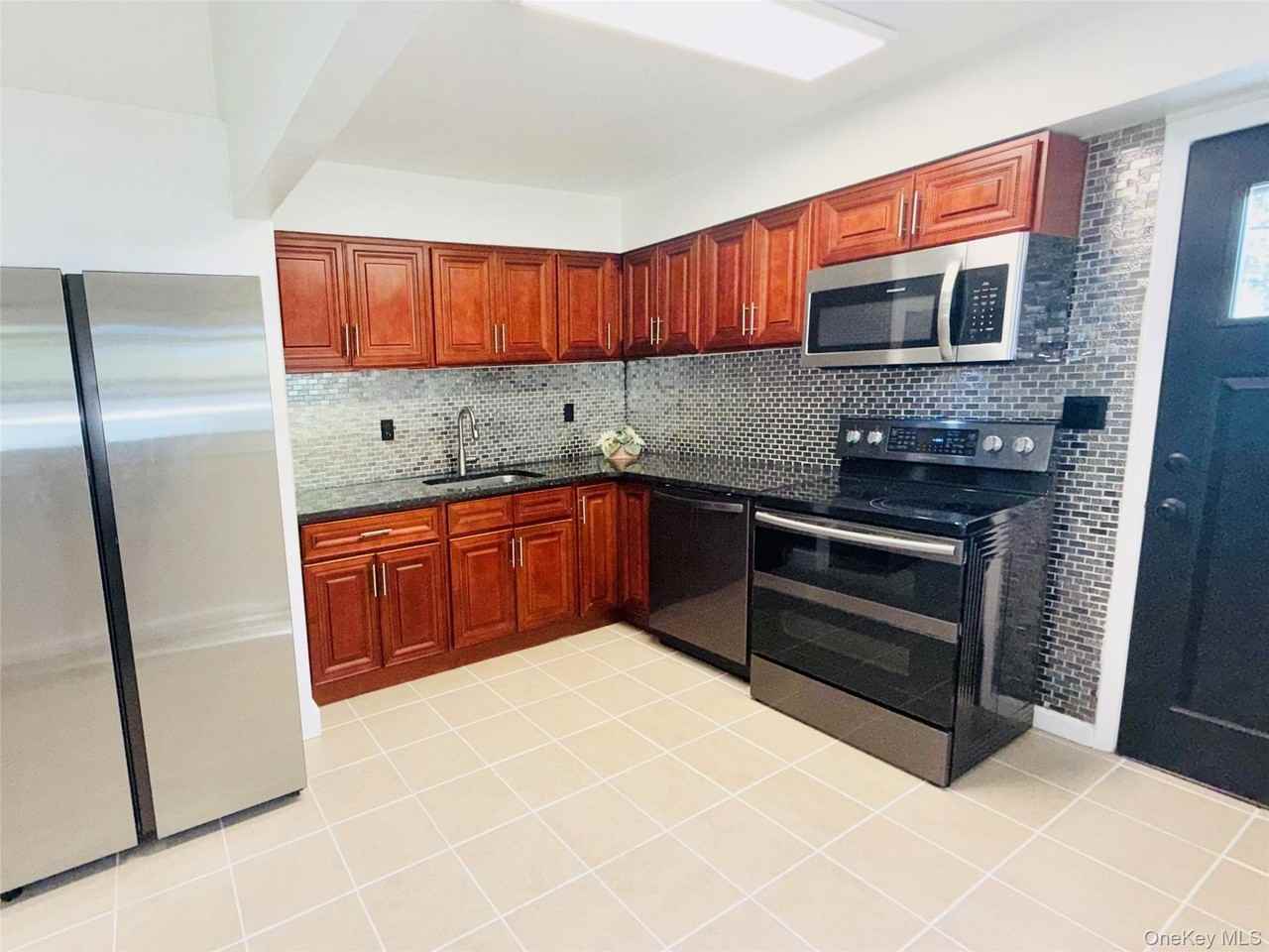 1553 Potter Blvd - Photo 5 of 23