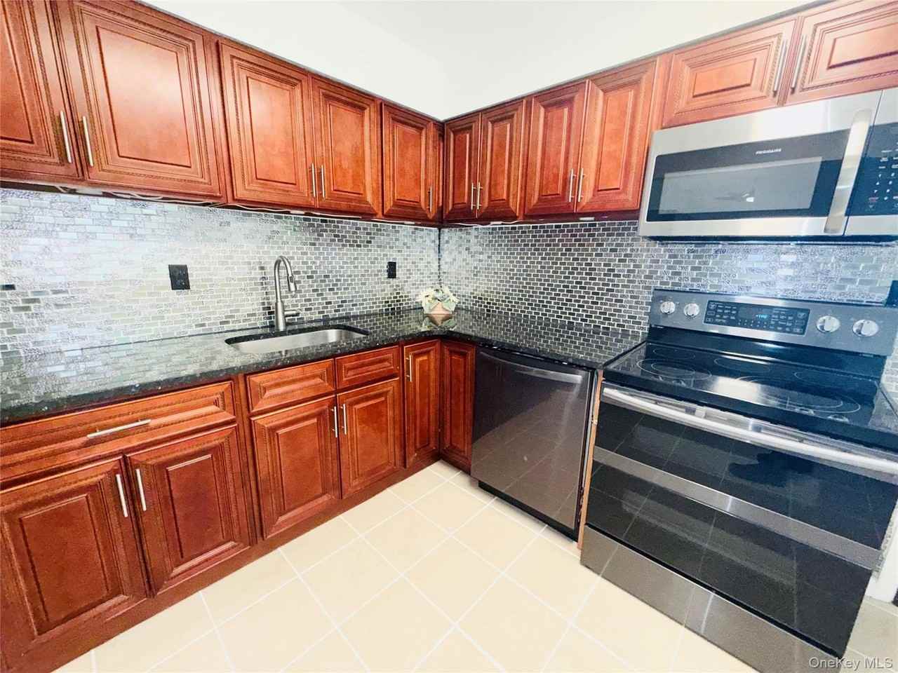 1553 Potter Blvd - Photo 6 of 23