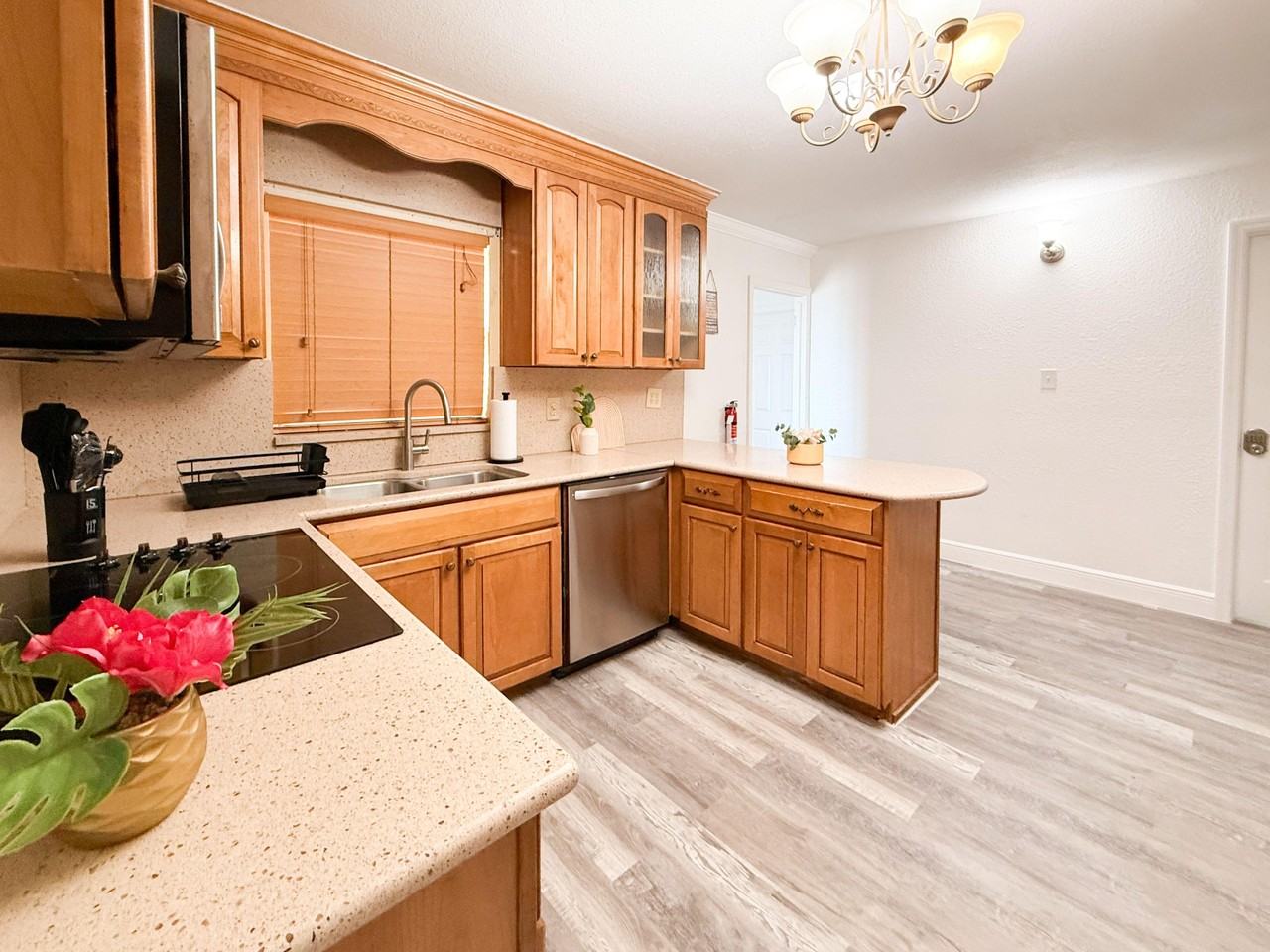 Oakview Terrace - Photo 2 of 33