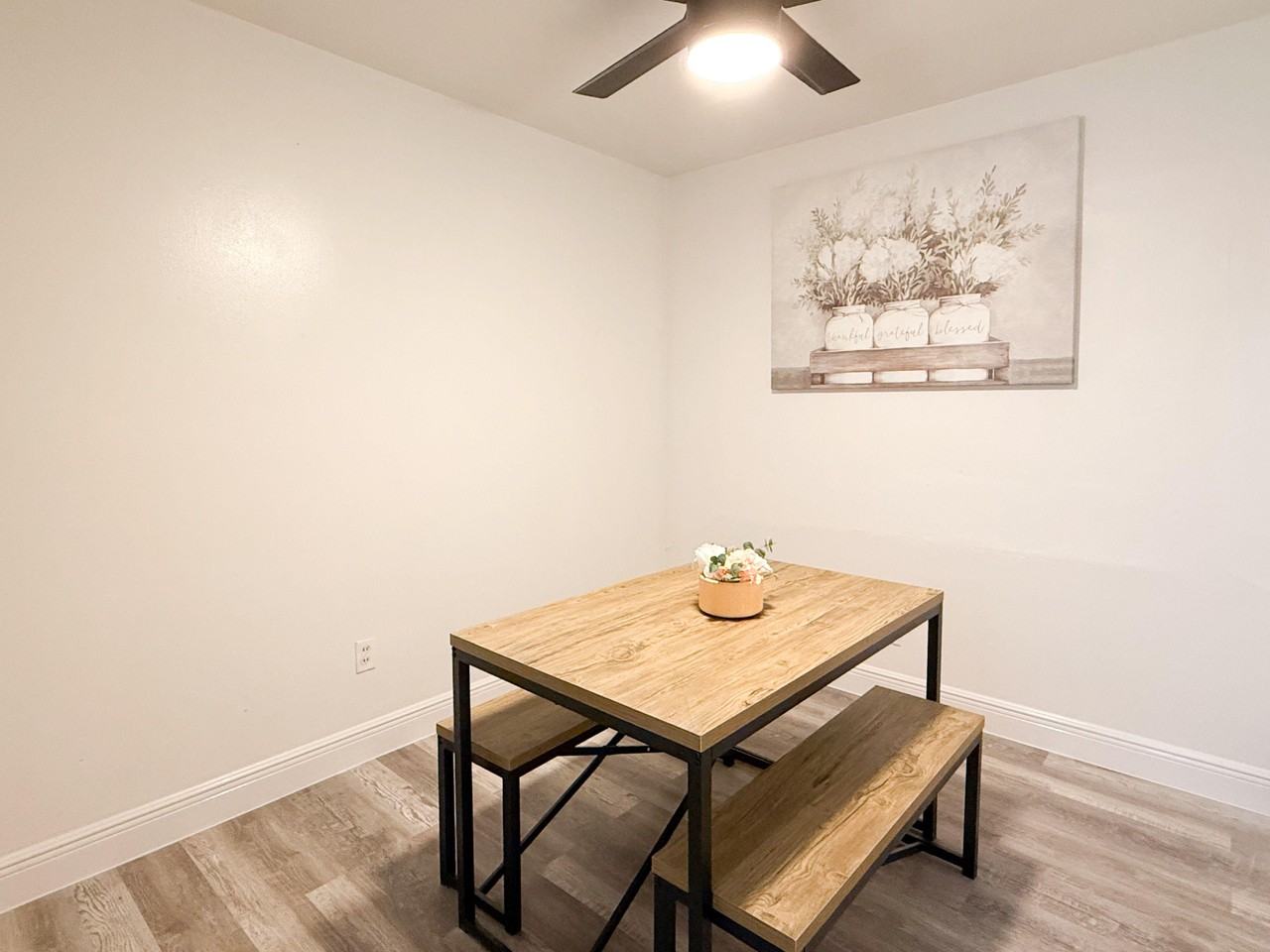 Oakview Terrace - Photo 4 of 33