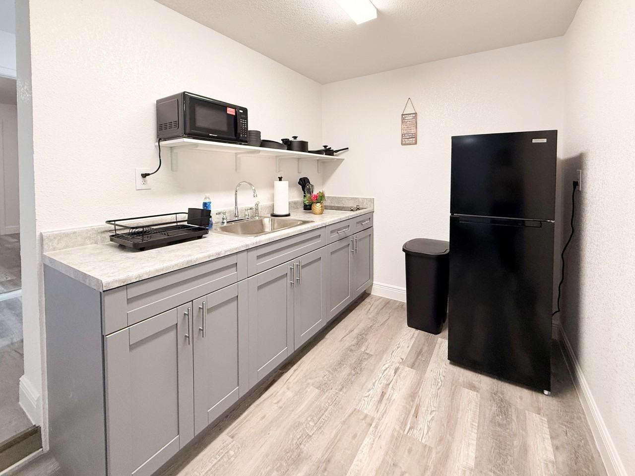 Oakview Terrace - Photo 5 of 33