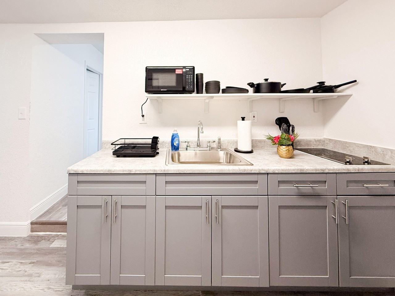 Oakview Terrace - Photo 6 of 33