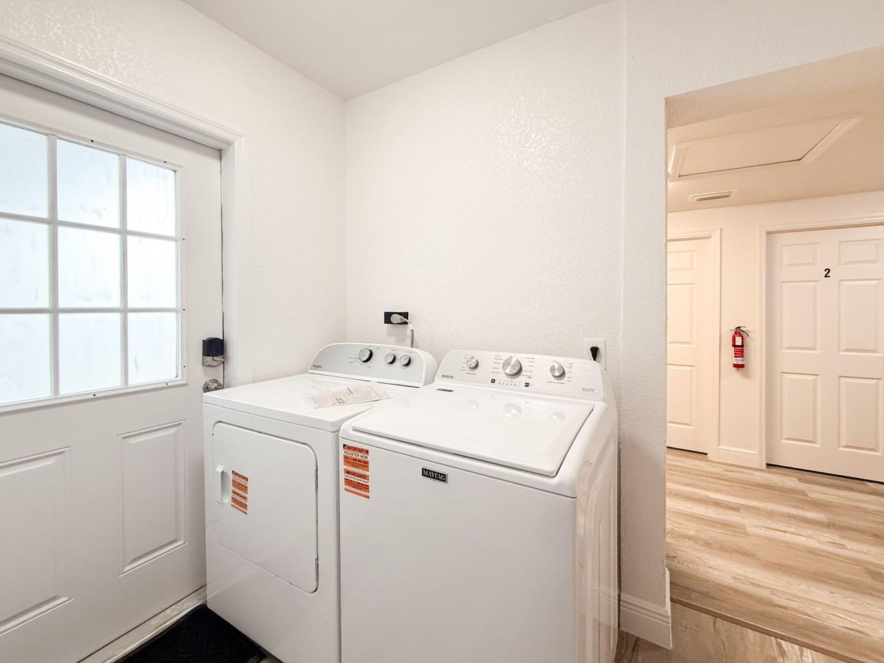 Oakview Terrace - Photo 7 of 33