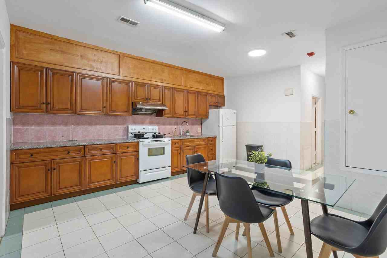 North Carlisle Street - Photo 2 of 13