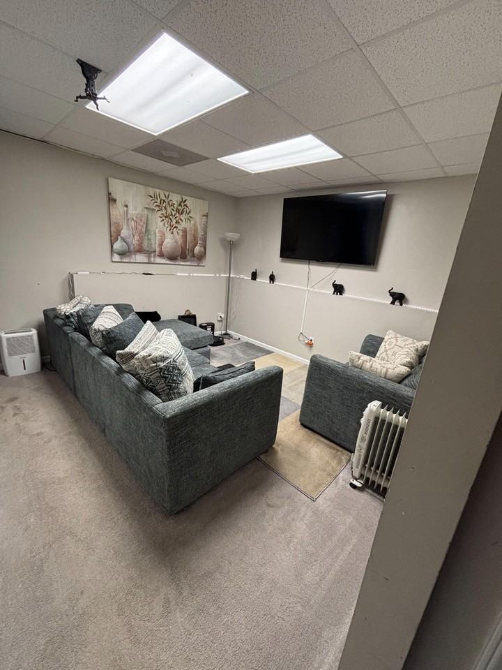 Congress Court - Photo 3 of 10