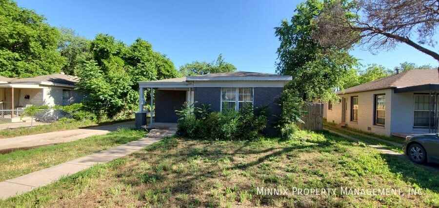 2118 22nd St - Photo 2 of 23