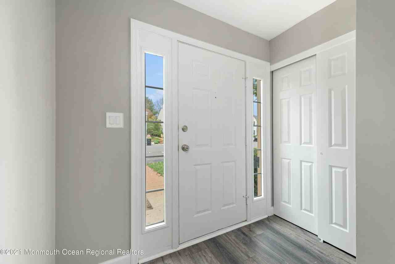 14 Stuart Drive #5 - Photo 2 of 26