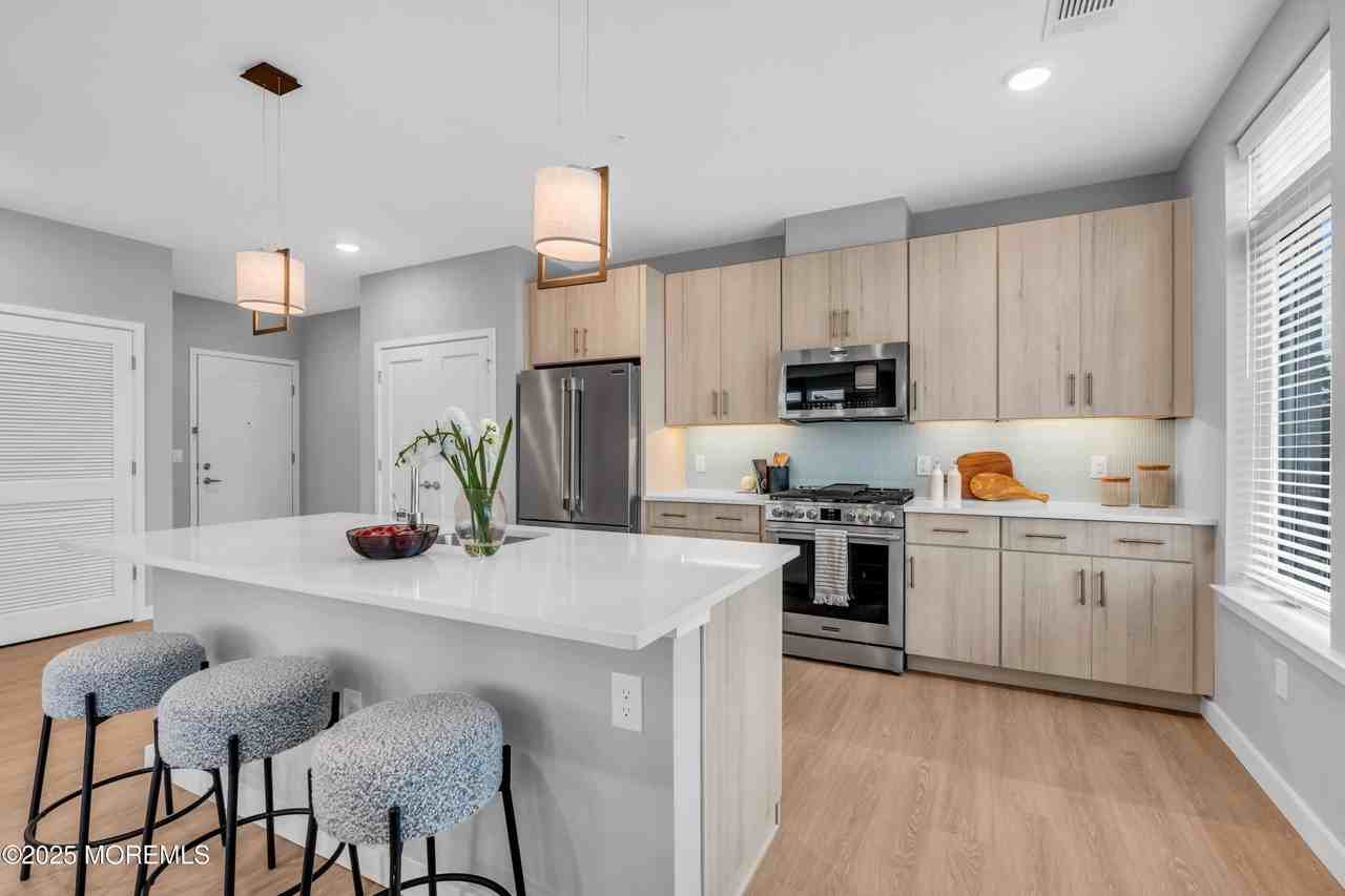 120 Monmouth Street unit: Mulholland - 110 - Photo 6 of 37