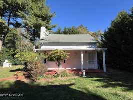 featured image of 7 7 Vineberg Court unit: Back House #BACK