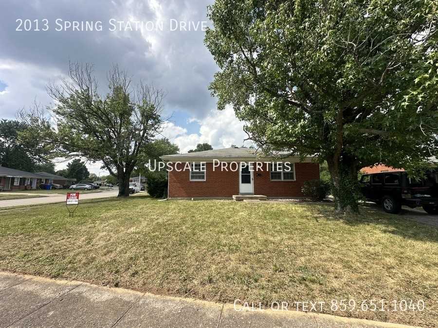 2013 Spring Station Dr - Photo 2 of 15