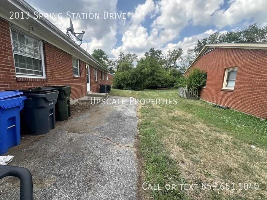 2013 Spring Station Dr - Photo 3 of 15