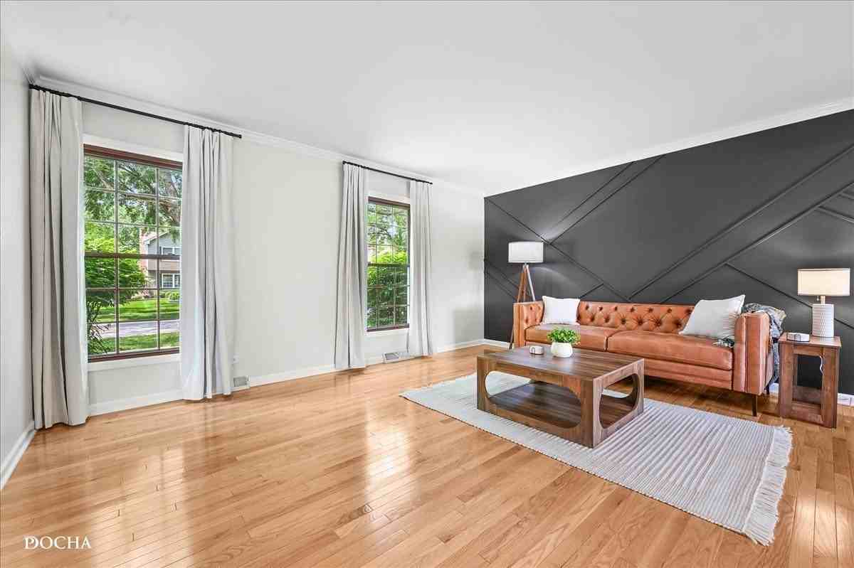 1012 Bainbridge Dr - Photo 4 of 48