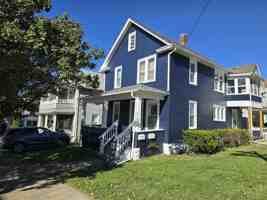 featured image of 326 Superior St #1