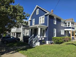 featured image of 326 Superior St #2